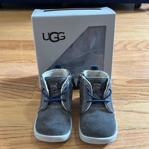 Ugg Grey toddler boot size 4/5